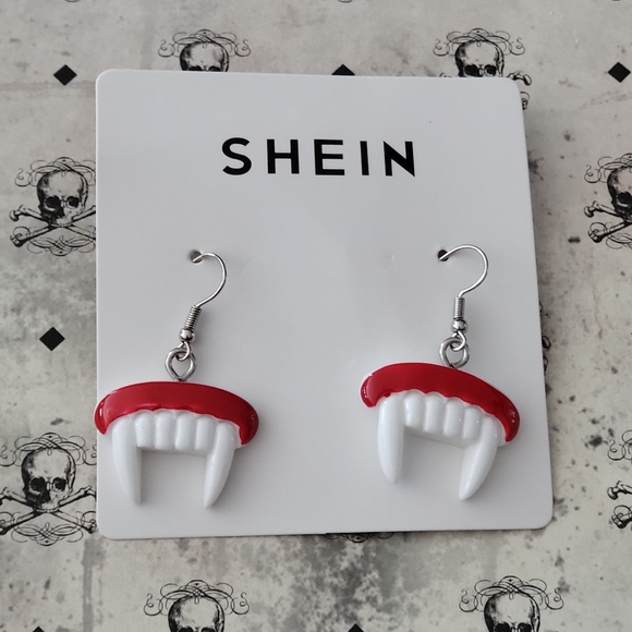 SHEIN Jewelry - Vampire Fang Earrings